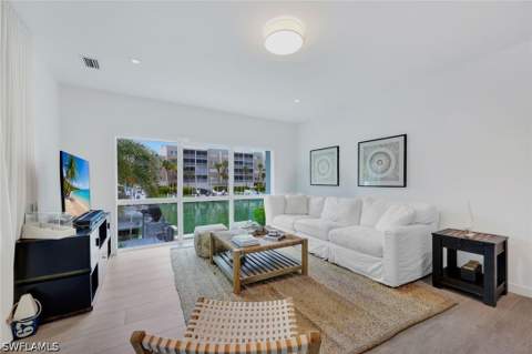 860 Partridge Ct, Marco Island FL - photo 8 of 42