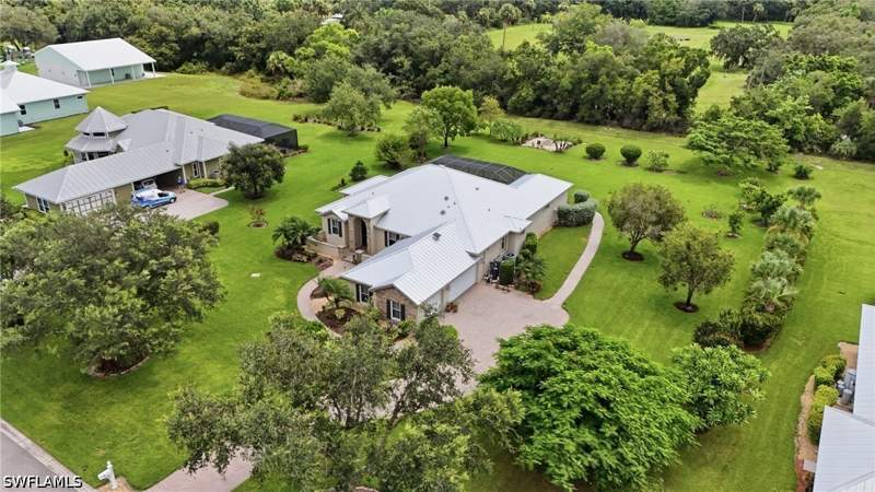 4 bedroom SingleFamilyResidence at 4651 Castalia Ct, Horse Creek, Fort Myers — photo 3