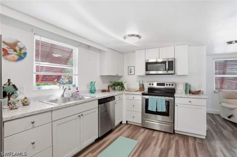 5431 Oak Ridge Ave, Fort Myers Beach FL - photo 17 of 34