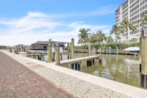 271 Southbay Dr 241, Naples FL - photo 23 of 32