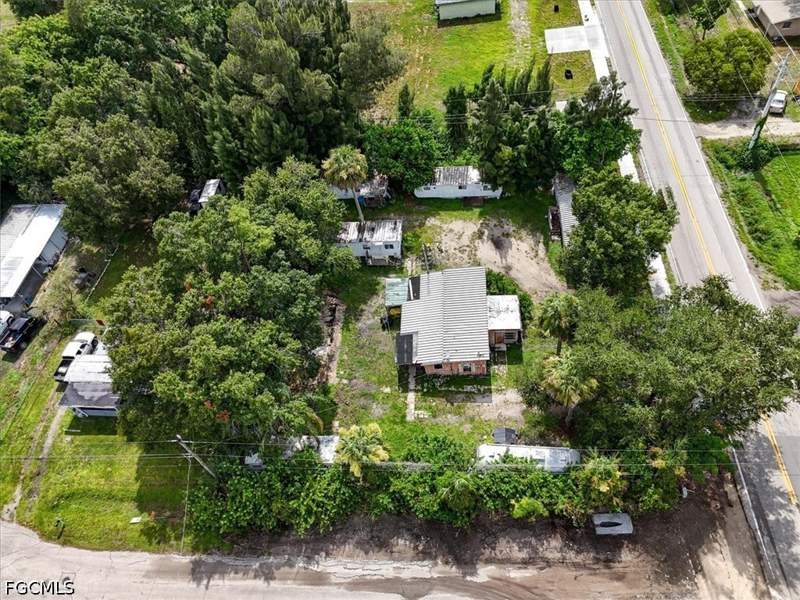 6 bedroom SingleFamilyResidence at 9890 Orange River Blvd, Fort Myers, Fort Myers — photo 3