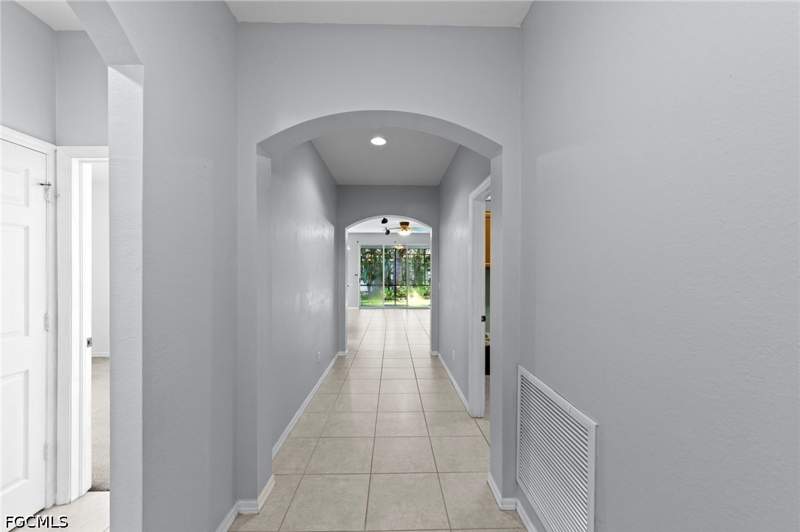 3 bedroom SingleFamilyResidence at 13261 Hampton Park Ct, Cypress Cay, Fort Myers — photo 4