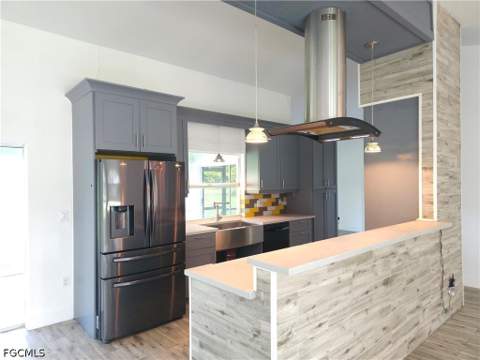 561 Foxcreek Dr, Lehigh Acres FL - photo 15 of 47