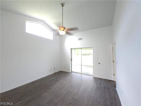 561 Foxcreek Dr, Lehigh Acres FL - photo 22 of 47