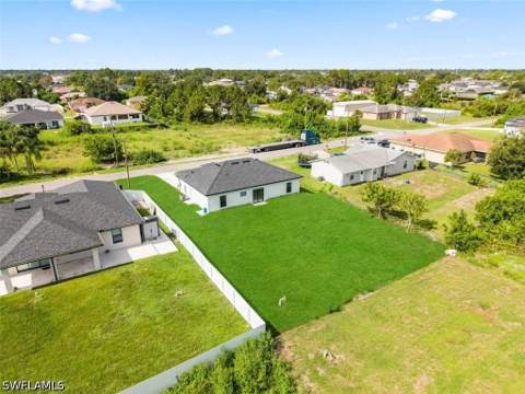2814 12th St SW, Lehigh Acres FL - photo 6 of 32