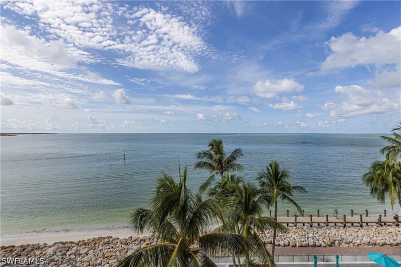 2 bedroom Condominium at 990 Cape Marco Dr 503, Merida, Marco Island — photo 2