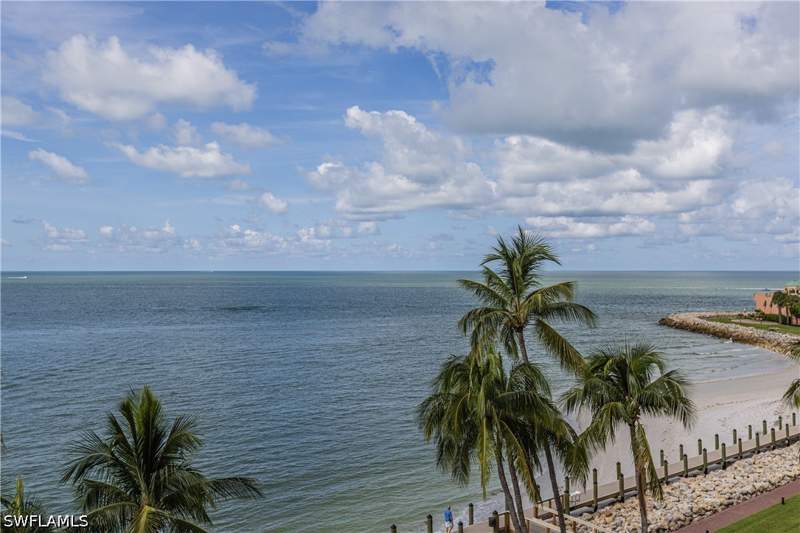 2 bedroom Condominium at 990 Cape Marco Dr 503, Merida, Marco Island — photo 3