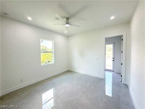 508 Herrin Ave, Lehigh Acres FL - photo 14 of 39