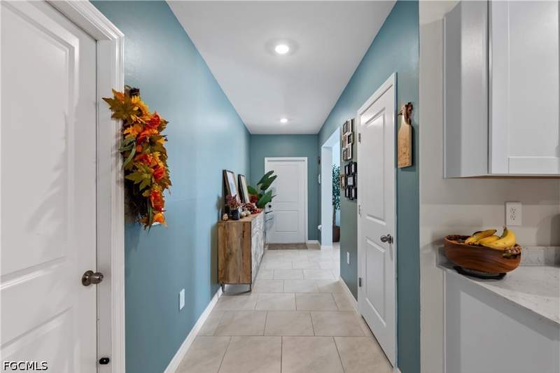 5 bedroom SingleFamilyResidence at 19972 Green Pasture Rd, Savanna Lakes, Lehigh Acres — photo 3