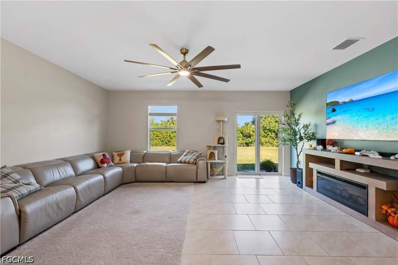 5 bedroom SingleFamilyResidence at 19972 Green Pasture Rd, Savanna Lakes, Lehigh Acres — photo 5