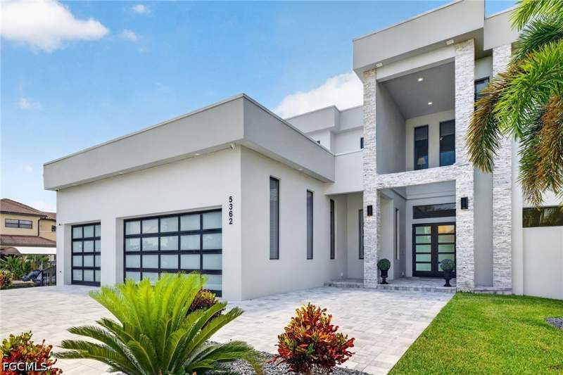 5 bedroom SingleFamilyResidence at 5362 Mayfair Ct, Cape Coral, Cape Coral — photo 2