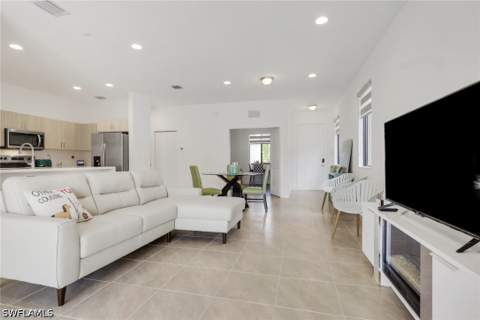 5116 Isidora Ln, Immokalee FL - photo 9 of 25