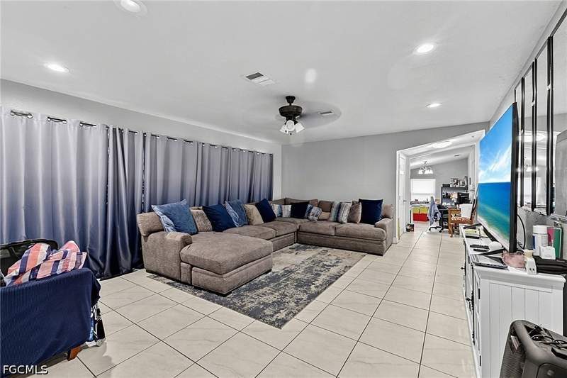 4 bedroom SingleFamilyResidence at 4028 Manning Ave, Rainbow Groves, Fort Myers — photo 4