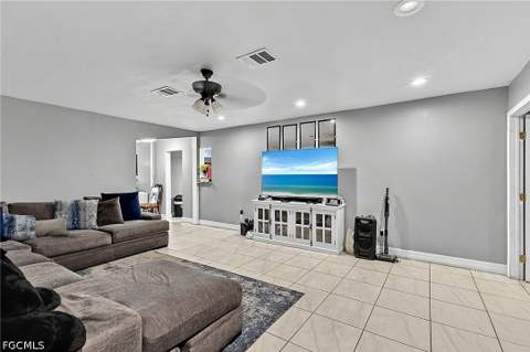 4028 Manning Ave, Fort Myers FL - photo 6 of 20