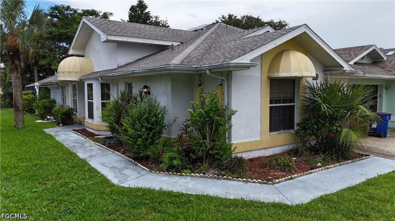 2 bedroom Townhouse at 1921 Golfside Village Dr, Lehigh Acres, Lehigh Acres — photo 4