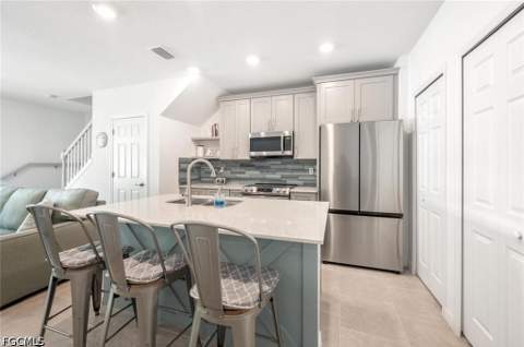 14195 Oviedo Pl, Fort Myers FL - photo 8 of 42