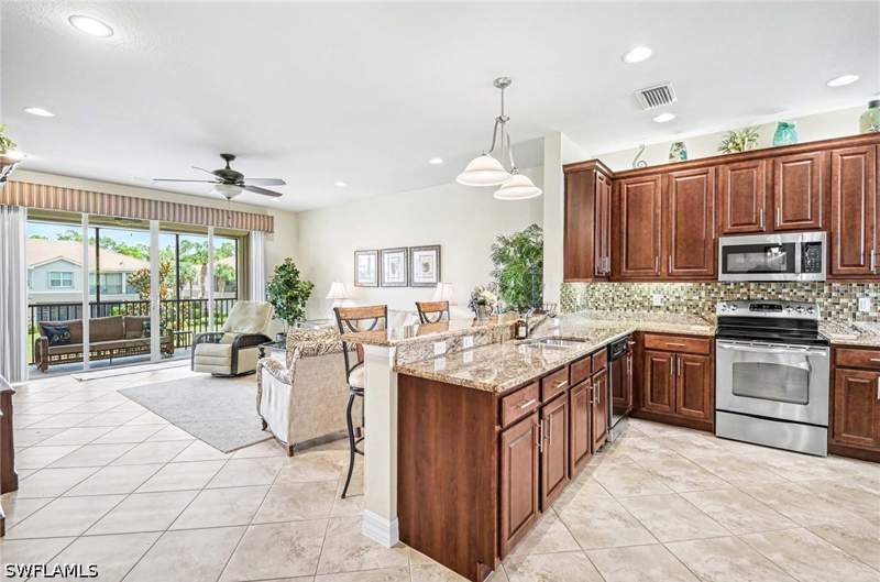 3 bedroom Condominium at 6541 Monterey Pt 54202, Marbella Lakes, Naples — photo 4