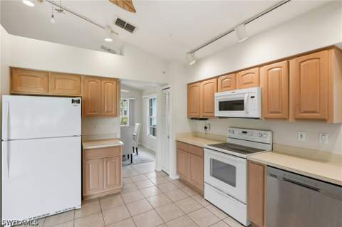 20918 Country Barn Dr, Estero FL - photo 13 of 43