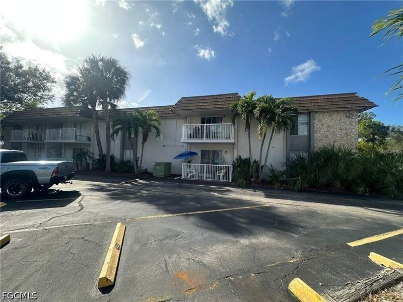 1 bedroom Condominium at 1830 Maravilla Ave 106, Green Tee Village, Fort Myers — photo 5