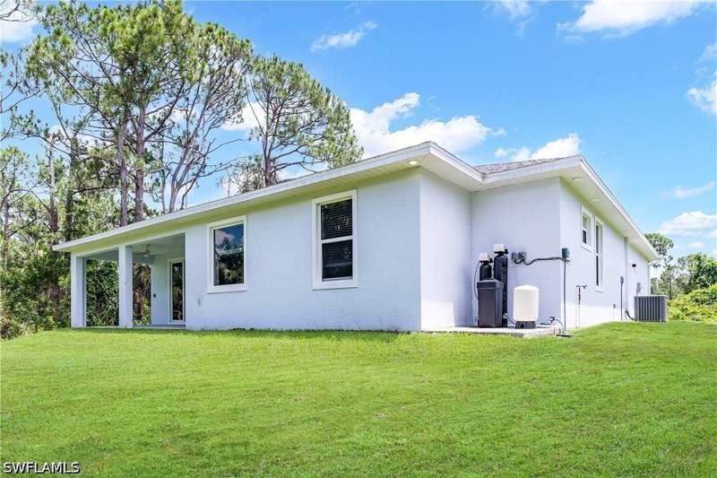 3 bedroom SingleFamilyResidence at 578 Woodview Dr, Lehigh Acres, Lehigh Acres — photo 4