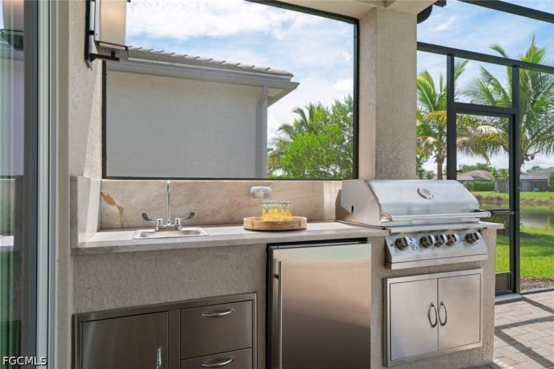 2 bedroom SingleFamilyResidence at 11523 Jacaranda Dr, Valencia Trails, Naples — photo 4