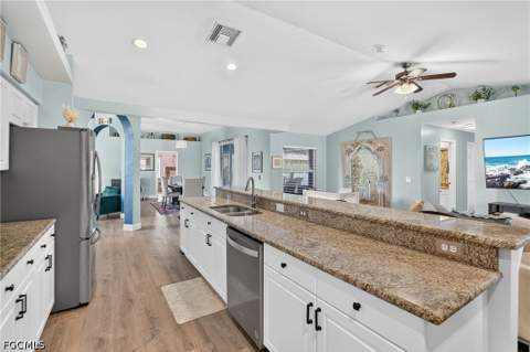 775 Arundel Cir, Fort Myers FL - photo 16 of 44