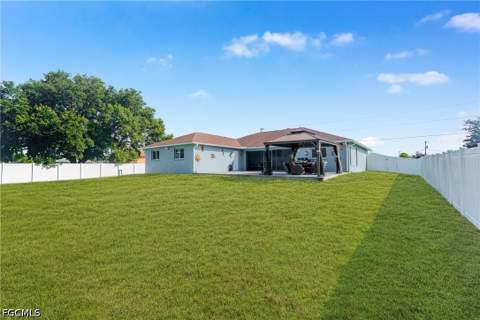 775 Arundel Cir, Fort Myers FL - photo 7 of 44