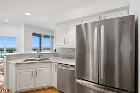 4141 Bay Beach Ln 463, Fort Myers Beach FL - photo 13 of 47