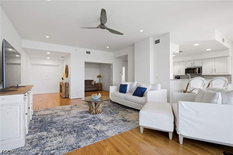 3 bedroom Condominium at 4141 Bay Beach Ln 463, Waterside At Bay Beach, Fort Myers Beach — photo 5