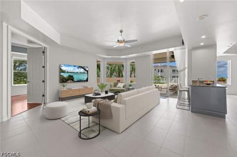 14270 Royal Harbour Ct 323, Fort Myers FL - photo 10 of 46