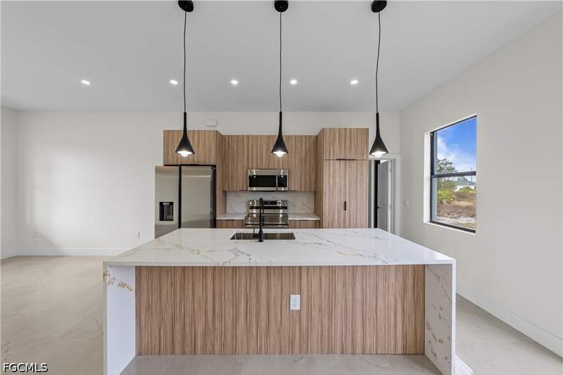 3 bedroom SingleFamilyResidence at 1023 Graystone Ave, Lehigh Acres, Lehigh Acres — photo 5