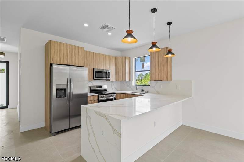 3 bedroom SingleFamilyResidence at 2919 Meadow Rd, Lehigh Acres, Lehigh Acres — photo 5