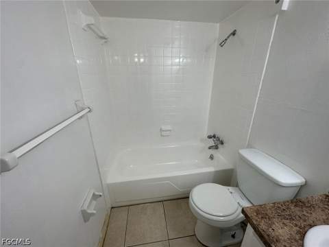 1830 Maravilla Ave 303, Fort Myers FL - photo 21 of 25