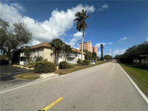 1830 Maravilla Ave 416, Fort Myers FL - photo 6 of 24