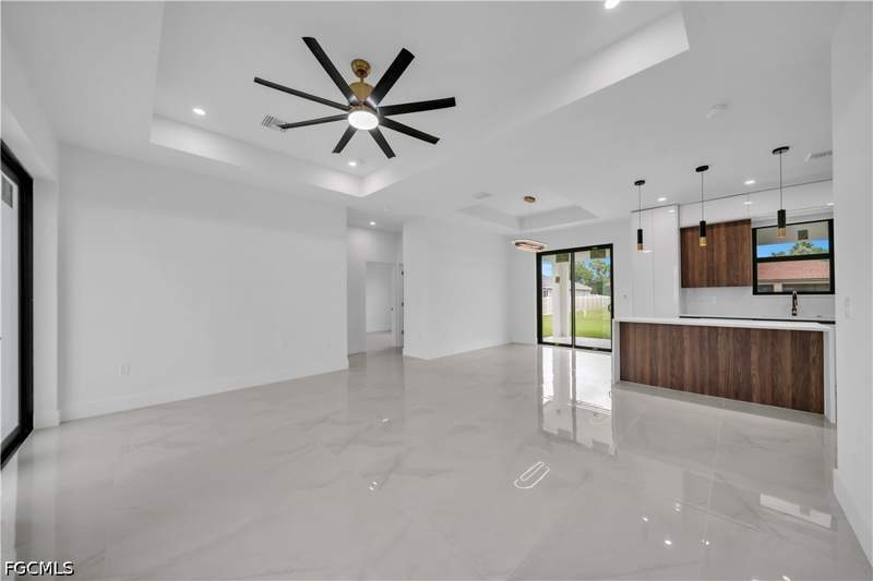 3 bedroom SingleFamilyResidence at 129 NW 14th St, Cape Coral, Cape Coral — photo 5