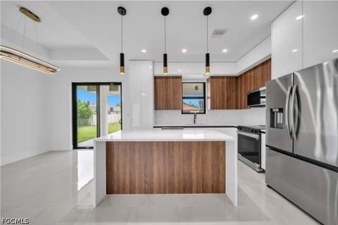 129 NW 14th St, Cape Coral FL - photo 6 of 38