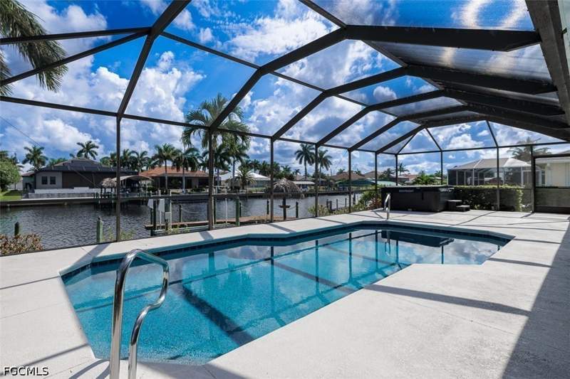 3 bedroom SingleFamilyResidence at 2819 SW 37th Ter, Cape Coral, Cape Coral — photo 2