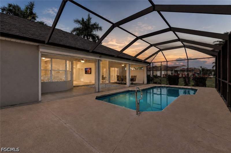3 bedroom SingleFamilyResidence at 2819 SW 37th Ter, Cape Coral, Cape Coral — photo 4