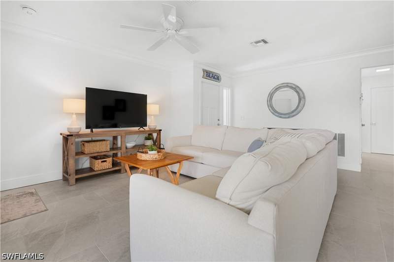 2 bedroom Condominium at 250 Lanchester Ct 35, Royal Arms Villas, Naples — photo 4