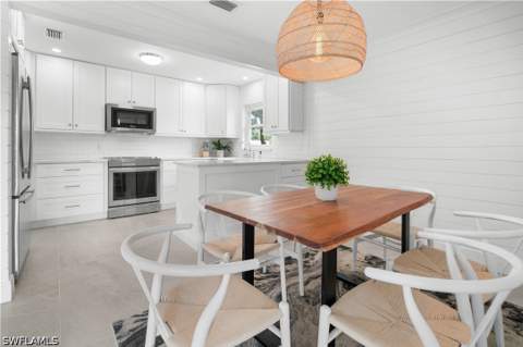250 Lanchester Ct 35, Naples FL - photo 6 of 17