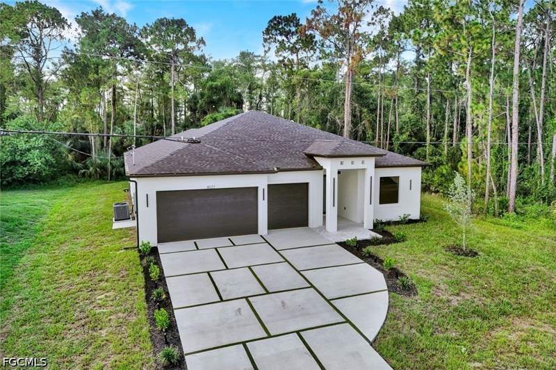 4 bedroom SingleFamilyResidence at 8027 Royal Cir, Labelle, Labelle — photo 3