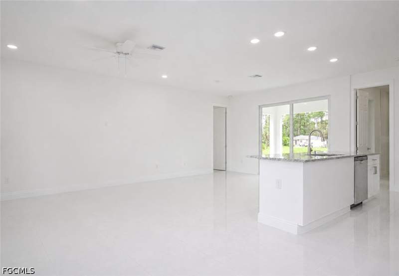 3 bedroom SingleFamilyResidence at 2906 37th St W, Lehigh Acres, Lehigh Acres — photo 3