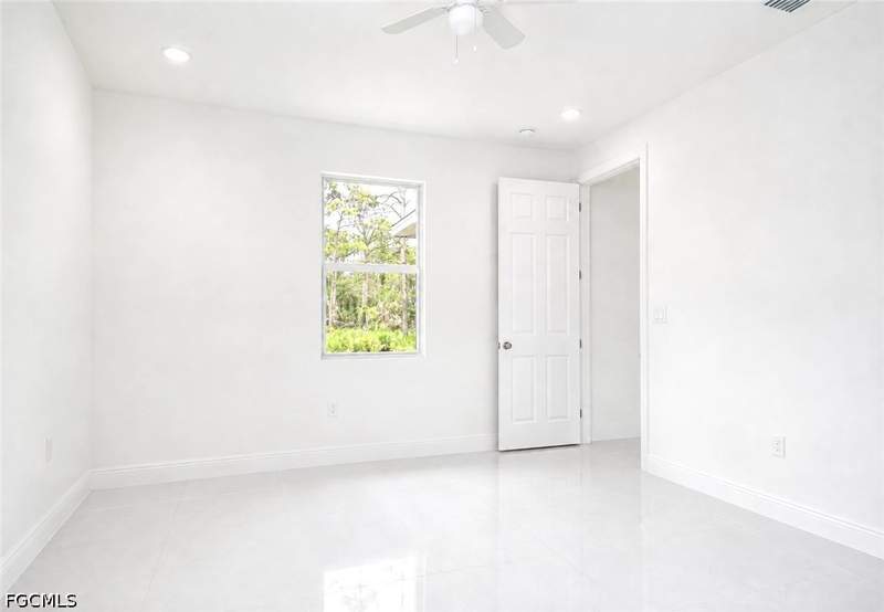 3 bedroom SingleFamilyResidence at 2906 37th St W, Lehigh Acres, Lehigh Acres — photo 4