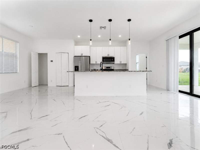 3 bedroom SingleFamilyResidence at 2906 37th St W, Lehigh Acres, Lehigh Acres — photo 5