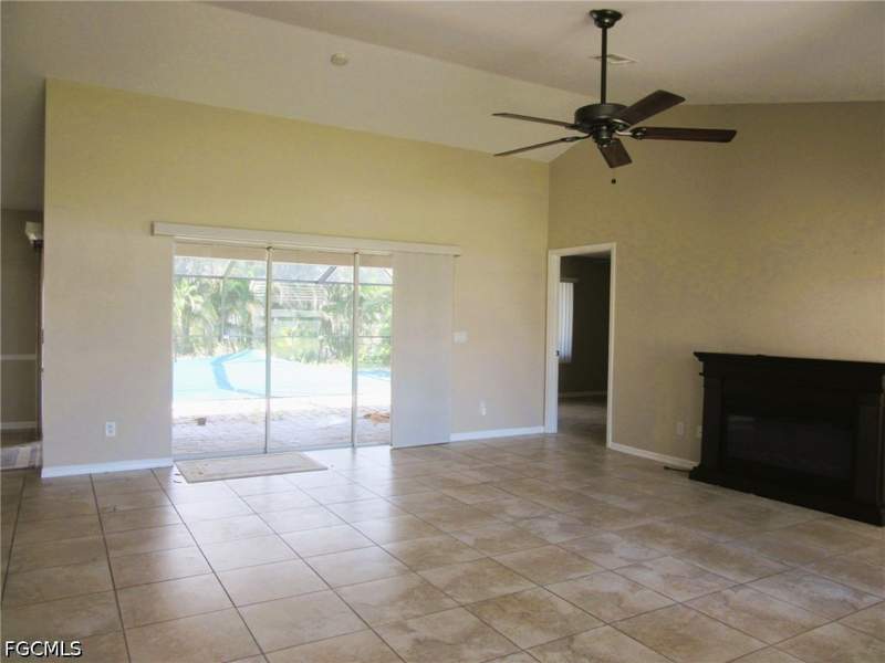 3 bedroom SingleFamilyResidence at 1303 SW 34th St, Cape Coral, Cape Coral — photo 2