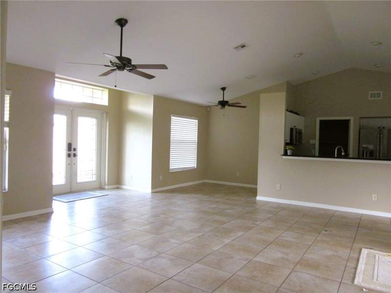 3 bedroom SingleFamilyResidence at 1303 SW 34th St, Cape Coral, Cape Coral — photo 4