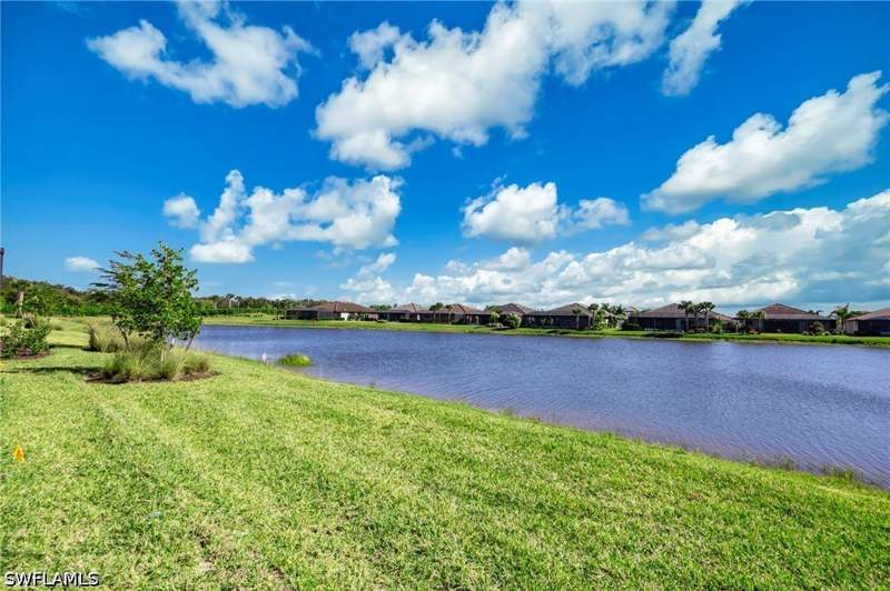 3 bedroom SingleFamilyResidence at 5968 Gala Dr, Del Webb, Ave Maria — photo 4