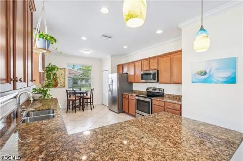 2536 Laurentina Ln, Cape Coral FL - photo 8 of 31