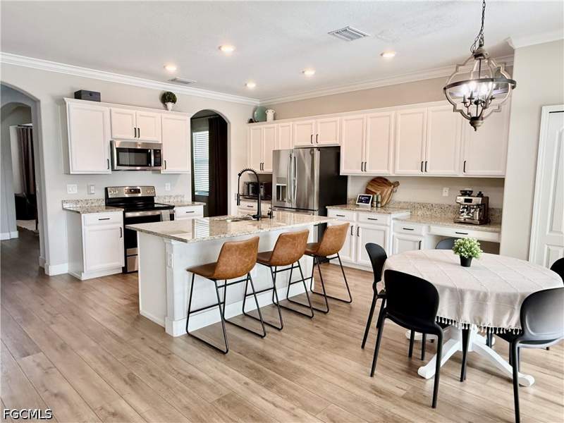 5 bedroom SingleFamilyResidence at 3302 Pasadena Ct, Portico, Fort Myers — photo 4