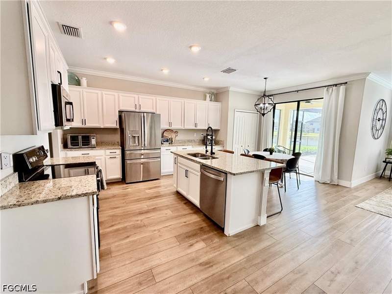 5 bedroom SingleFamilyResidence at 3302 Pasadena Ct, Portico, Fort Myers — photo 5